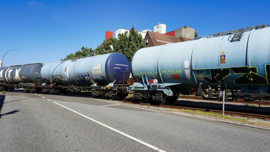 Rail tank cars standing at a loading terminal